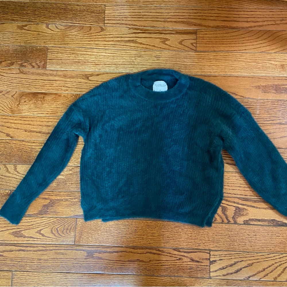 Abercrombie Green fluffy sweater size XS
